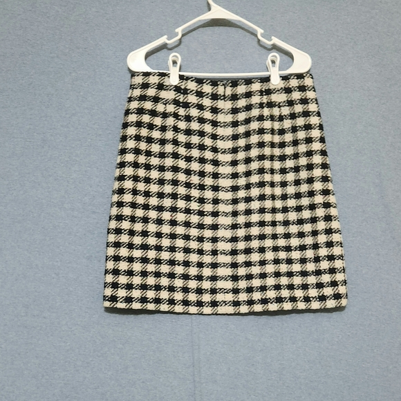Talbots Houndstooth Plaid Mini Skirt - Picture 2 of 6